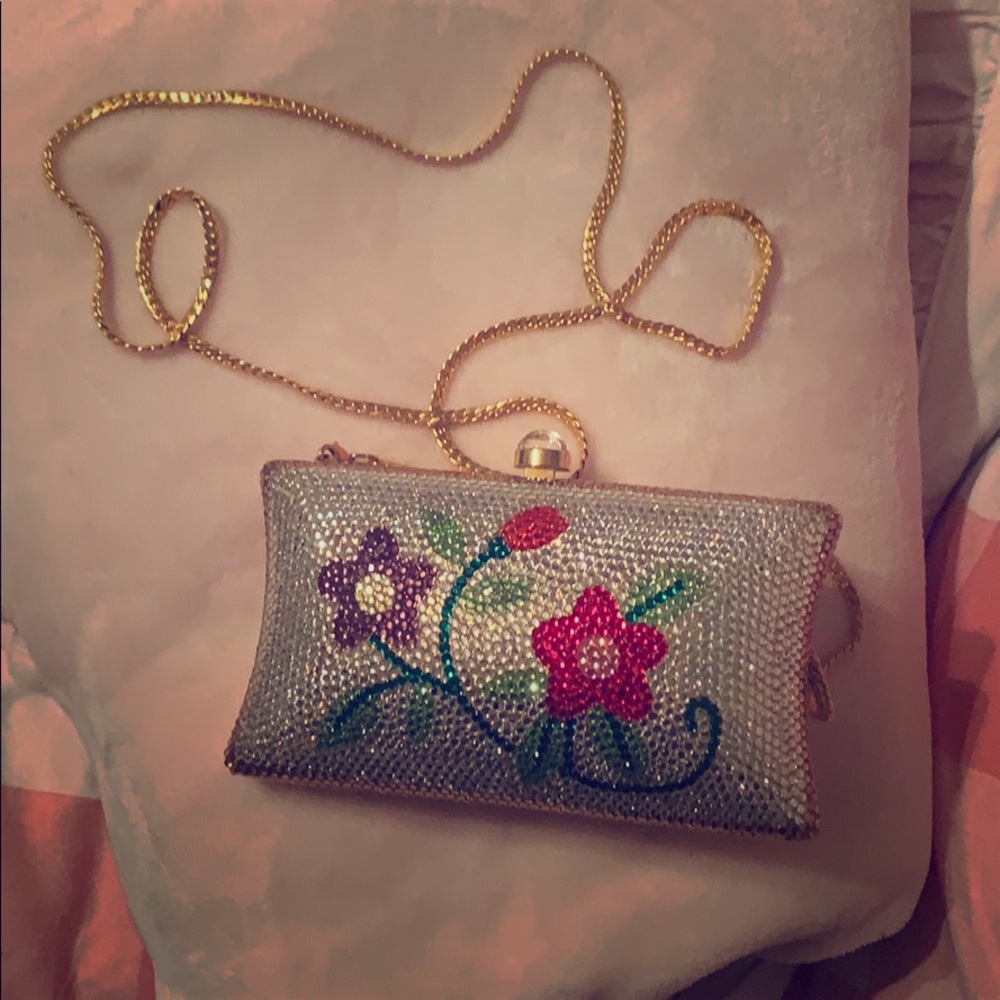 Cute diamond purse.